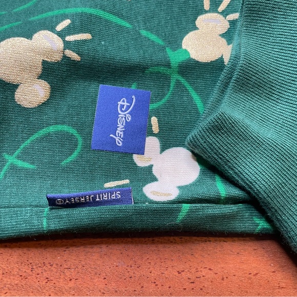 Mickey Mouse Icon Holiday Spirit Jersey for Adults – Disneyland Size Large NWT - Picture 8 of 11